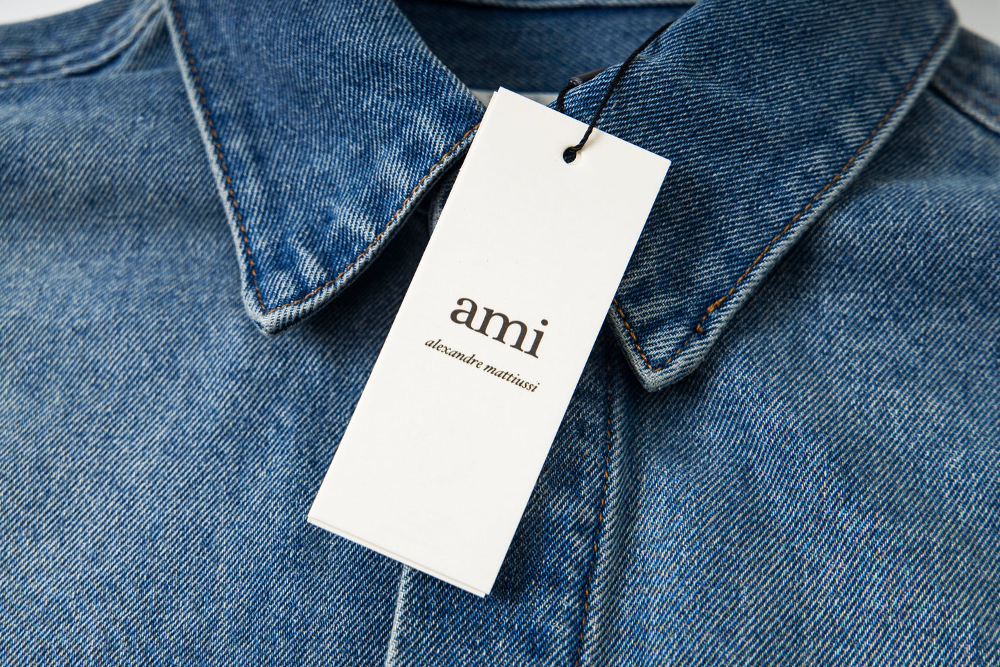 Ami Classic Heart Embroidered Cropped Denim Shirt 847