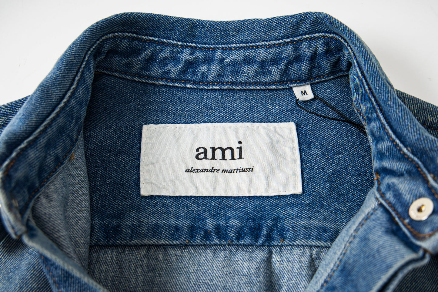 Ami Classic Heart Embroidered Cropped Denim Shirt 847